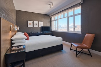 Superior Room, 1 Queen Bed (Heritage)