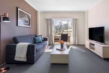 1 Bedroom City Skyline