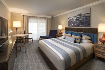Deluxe Room, 1 King Bed, Balcony (Deluxe King with Patio or Balcony)