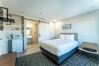 Standard Room, 1 Queen Bed, Accessible, Non Smoking