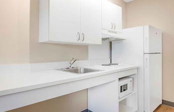 Deluxe Studio, 1 Queen Bed with Sofa bed, Accessible, Non Smoking