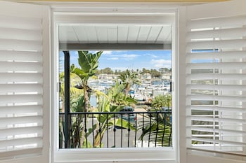 Standard Room, 2 Queen Beds, Marina View