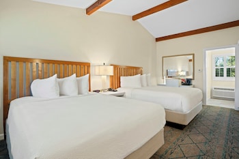 Standard Room, 2 Queen Beds, Marina View