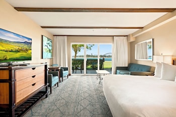 Junior Suite, 1 King Bed, Accessible, Bay View