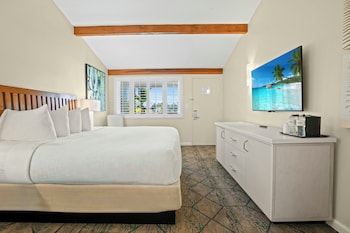Standard Room, 1 King Bed, Marina View