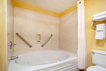 Suite, 1 King Bed, Non Smoking, Jetted Tub (with Sofabed)