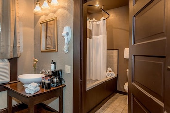 Standard Single Room, 1 Queen Bed