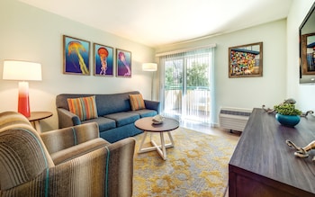 Standard Condo, 1 Bedroom, Kitchen