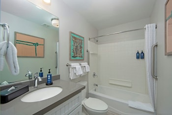 Standard Condo, 1 Bedroom, Kitchen
