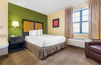 Room, 1 Queen Bed, Non Smoking, Kitchen