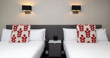 Premium Room, 2 Double Beds, Courtyard View