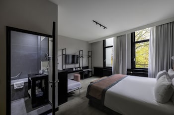 Premium Triple Room (2 adults and 1 kid)
