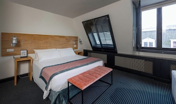 Junior Suite, Hot Tub (Single Use)