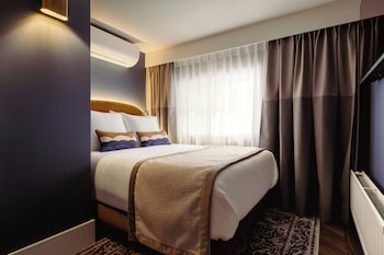 Comfort Room, 1 Double Bed (Limited View)