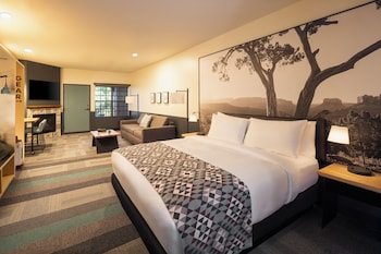 Studio, 1 King Bed with Sofa bed, Patio