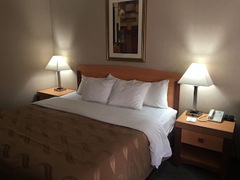 Standard Room, 1 King Bed with Sofa bed, Jetted Tub, Ground Floor