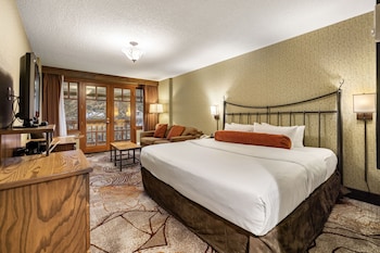Superior Room, 1 King Bed, Balcony