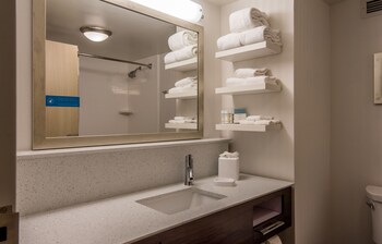 Suite, 1 King Bed, Accessible, Bathtub