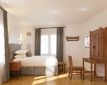 Deluxe Room, 1 Queen Bed
