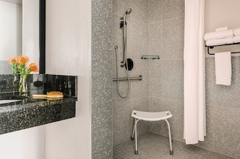 Standard Room, 1 King Bed, Accessible (Mobility Accessible)