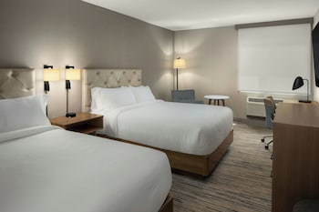 Room, 2 Queen Beds, Hearing Accessible (Mobility Accessible with Bathtub)