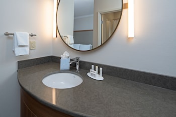 Room, 2 Queen Beds (Hearing Accessible)