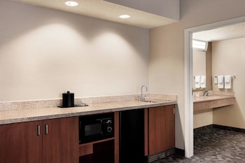 Room, 1 Double Bed (Mobility Accessible, Roll-in Shower)