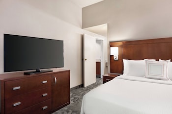 Room, 1 Double Bed (Mobility Accessible, Roll-in Shower)