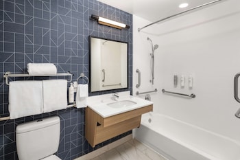Room, 2 Queen Beds, Accessible (Hearing)