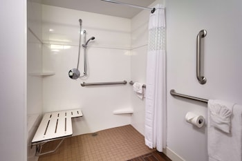 Room, 1 Queen Bed, Accessible, Non Smoking (Mobility & Hearing, Roll-in Shower)