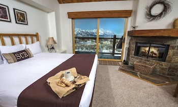 Suite, 2 Bedrooms, Mountain View