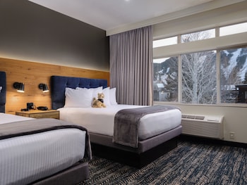 Junior Suite, One Bedroom, 2 Queen Beds