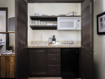 Suite, 1 Bedroom, 2 Queen Beds, Kitchen