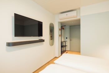 Standard Double Room, 1 Queen Bed