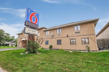 Standard Room, 2 Queen Beds, Non Smoking, Refrigerator & Microwave