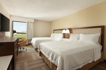 Room, 2 Queen Beds, Bathtub