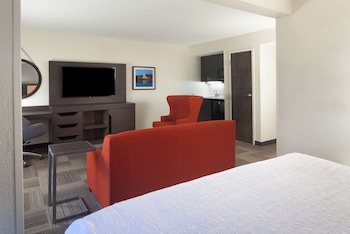 Deluxe Room, 1 King Bed, Accessible (Hearing)