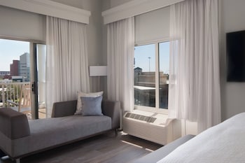 Suite, 1 Bedroom, Balcony