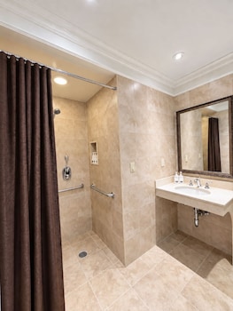 Deluxe Room, 2 Double Beds, Accessible