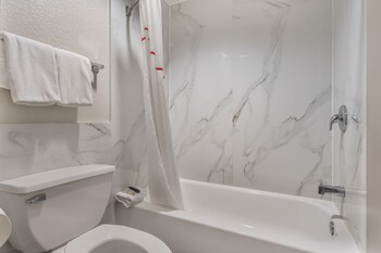Deluxe Room, 1 King Bed, Non Smoking, Kitchenette