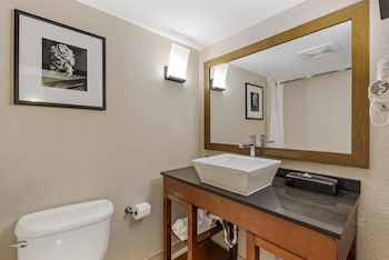 Standard Room, Multiple Beds, Non Smoking, Refrigerator & Microwave