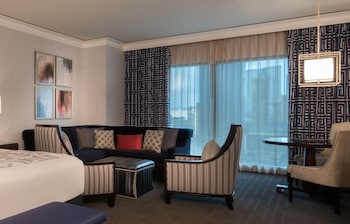 Augustus Premium Room, 1 King Bed, Non Smoking