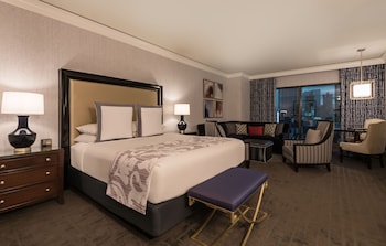 Augustus Premium Room, 1 King Bed, Non Smoking, Fountain View