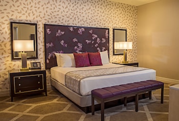 Suite, 1 King Bed, Non Smoking