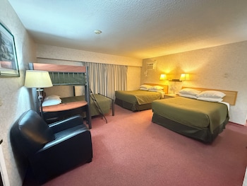 Room, Multiple Beds, Non Smoking