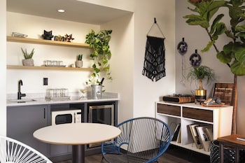 Studio, 1 Bedroom