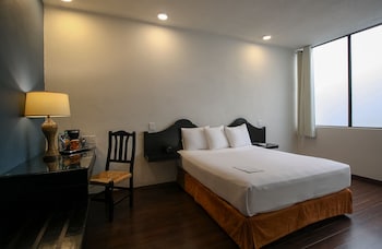 Standard Room, 1 Queen Bed