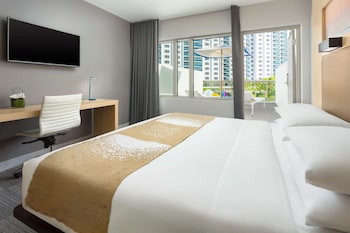 Room, 1 King Bed, Mobility Accessible, Terrace