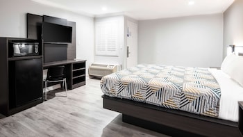 Standard Room, 1 King Bed, Accessible, Non Smoking
