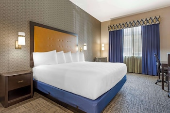 Standard Room, 1 King Bed, Non Smoking, Microwave